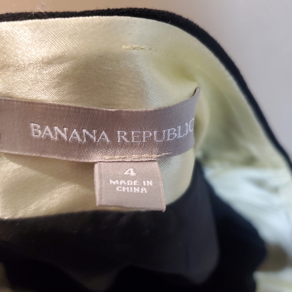 Banana Republic Black Ruffle Pleated Skirt Size 4 Goth Witchy Casual - Picture 2 of 6